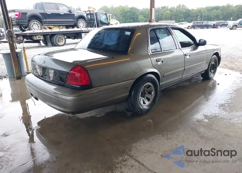 2003 Ford Crown Victoria Police z USA, uszkodzony, nr VIN 2FAFP71W53X101175